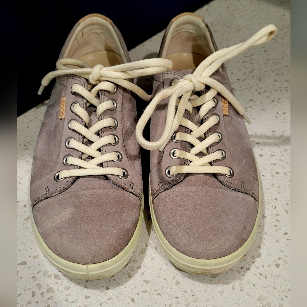 Ecco Women's Taupe Sneakers with Cream Laces | Size 7